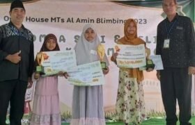 PARA SISWA MINU YG MENANG LOMBA MENERIMA APRESIASI