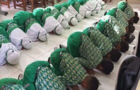 PEMBIASAAN SHALAT BERJAMAAH