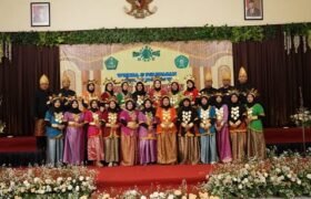 PENAMPILAN SISWA DALAM WISUDA DG MENGHAFAL JUZ 30