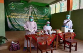 PERIKSA KESEHATAN BEKERJASAMA DG PUSKESMAS